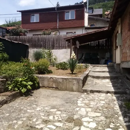Apartman Hanija Apartment *